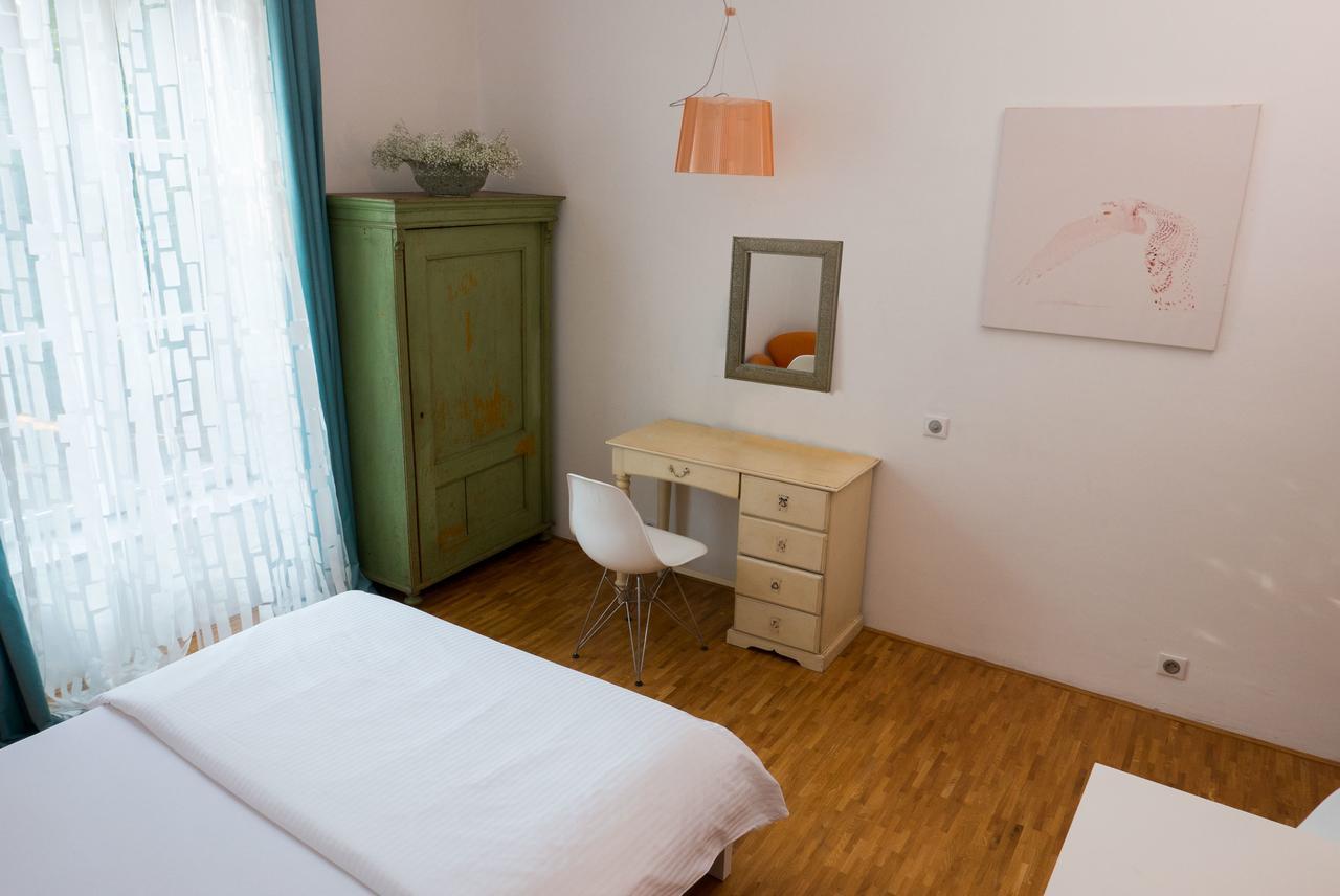 Design Apartments In Park Бърно Екстериор снимка